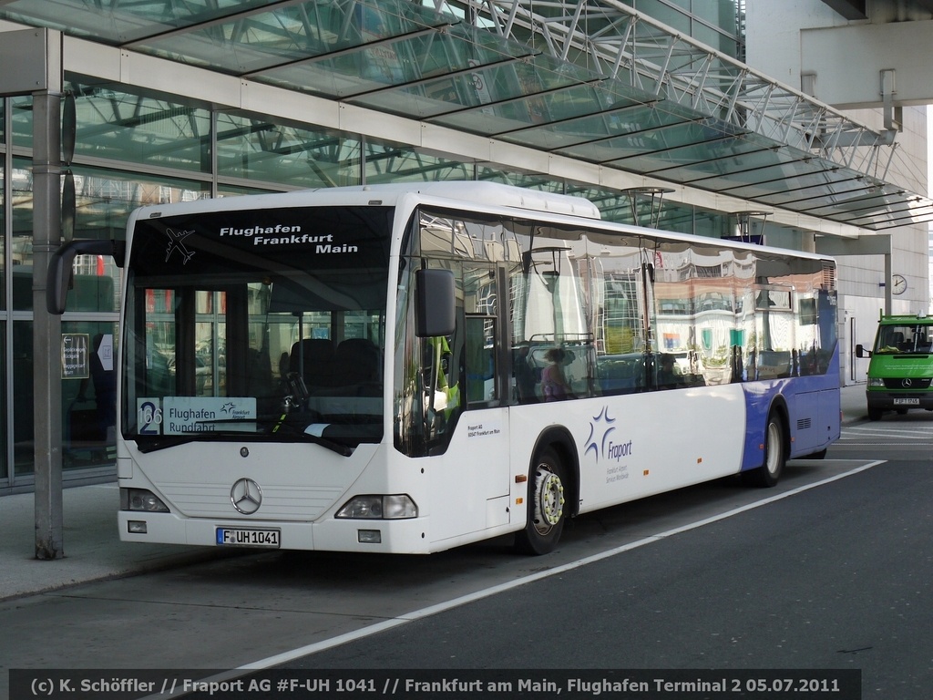 F-UH 1041 Flughafen Terminal 2 05.07.2011