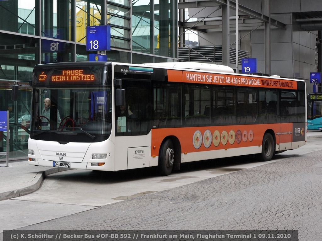 OF-BB 592 Frankfurt Flughafen Terminal 1 09.11.2010