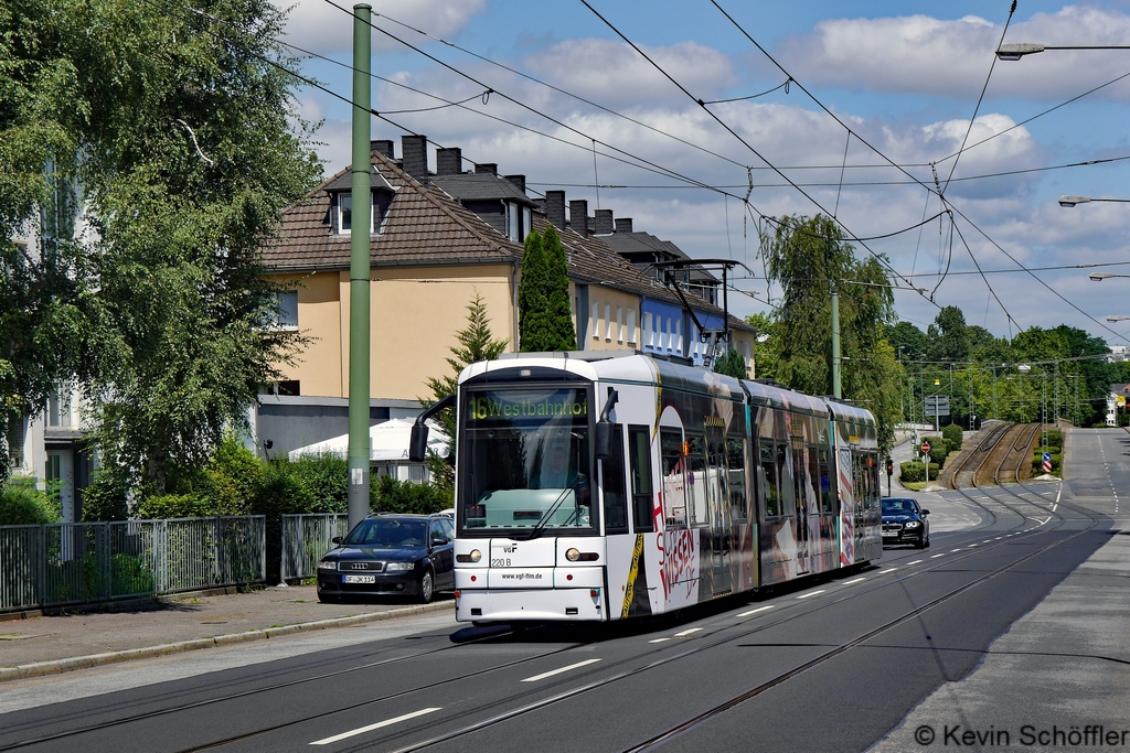 Tw 220 Bockenheim Franz-Rücker-Allee 14.07.2017