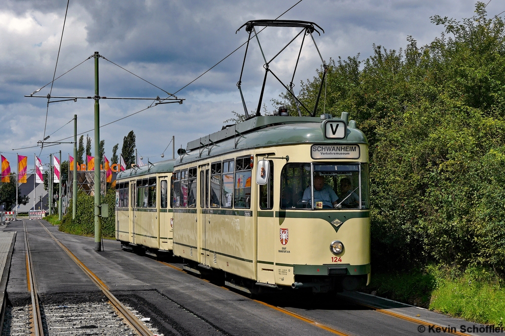 Tw 124 Fechenheim Hugo-Junkers-Straße/Schleife 20.08.2017